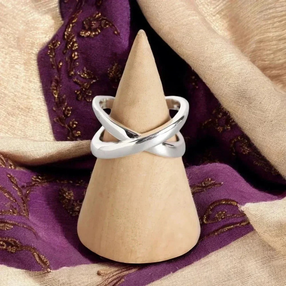 🆕️S925 Sterling Silver Infinity Love Knot Adjustable Ring 💍 Minimalist Chic ✨ - Picture 1 of 15
